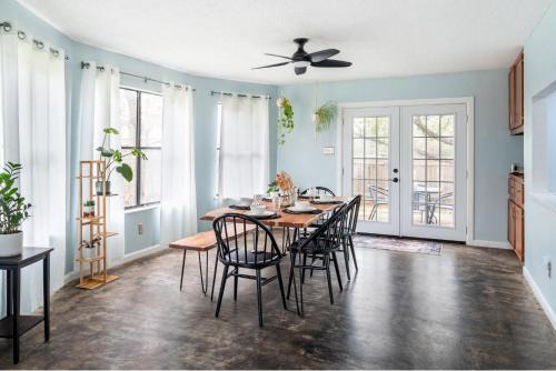 Austin House | Pet-Friendly Southwest Austin Home with BBQ