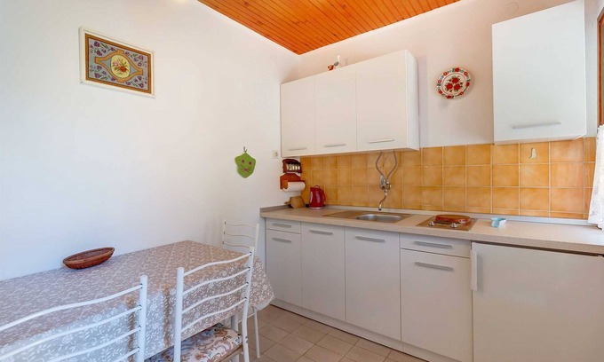 Veli Losinj Apartment | Pet-Friendly Studio for Two