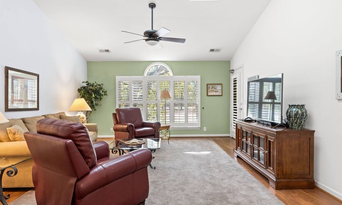 Sea Trail House | Pet-Friendly upstairs Villa at Sunset Beach