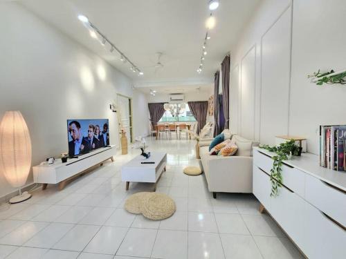 Petaling Jaya House | Petaling Jaya Premium Bungalow 4 Bed Rooms for up tp 18Pax, SS14, Plaza33 , 3 2 Square, Jaya One , SS2