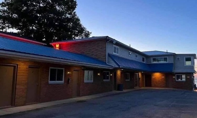 Geneva-on-the-Lake Hotel | Pete's Lakefront Motel