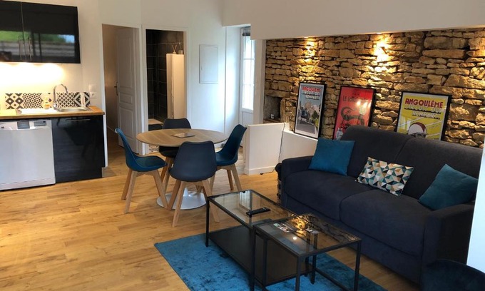 La Rochette House | PETIT GITE EN BRACONNE