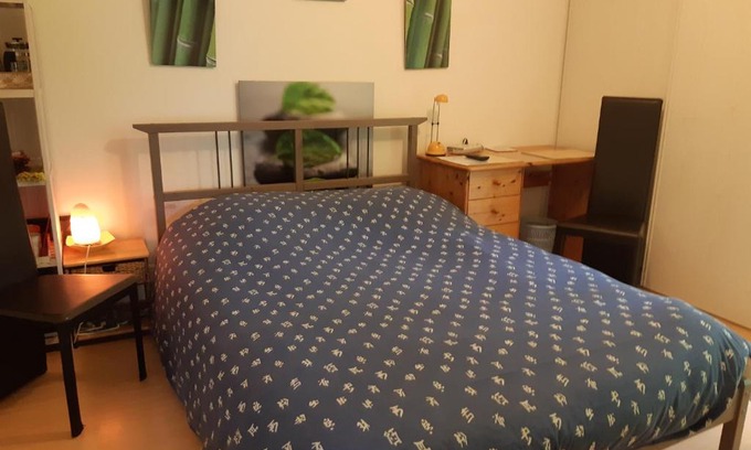 Landerneau Bed & Breakfast | Petit studio - Chambre indépendante au calme