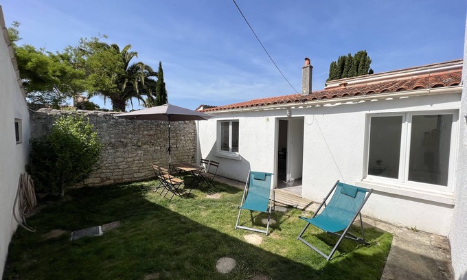 L'Echardiere House | Petite Maison au Calme Dans un Village Typique