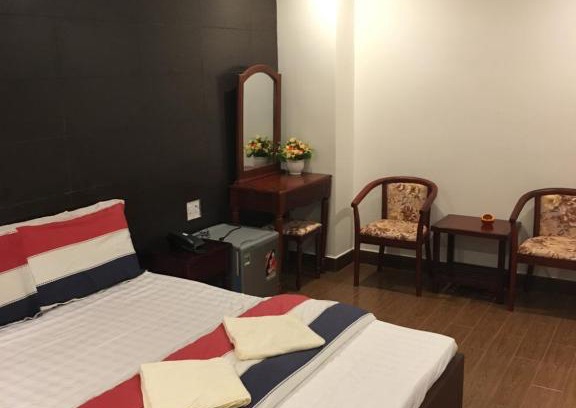 District 9 Hotel | Phương Ly Ly