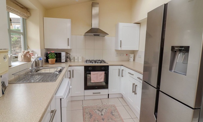 Cottesmore Cottage | PHEASANT COTTAGE, pet friendly, with a garden in Cottesmore