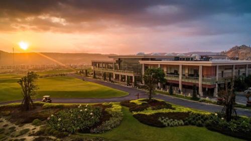 Cam Ranh Hotel | Phoenix Pool & Golf View Villa Cam Ranh