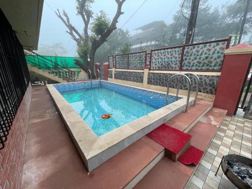 Khatri Park Housing Society Hotel | Phoenix Resort