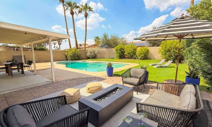 North Mountain House | Phoenix Retreat Family Pool, Fire Pit Golf