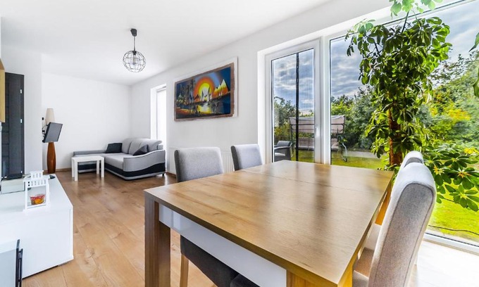 Zabierzow Villa | Piękny dom blisko lasu i Krakow Airport