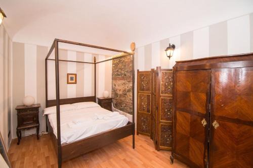 Historic Centre Apartment | Piazza Vittorio Veneto Elegant Flat