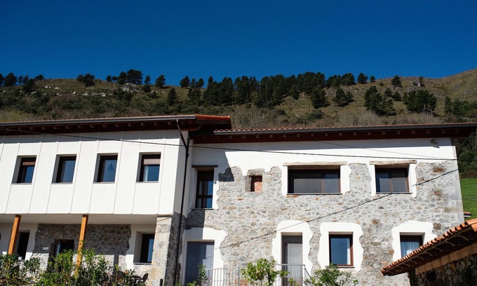 Ampuero Apartment | Pico El Hayal - Apar located in a rural setting with 2 bedrooms, kitchen, living room and bathroom