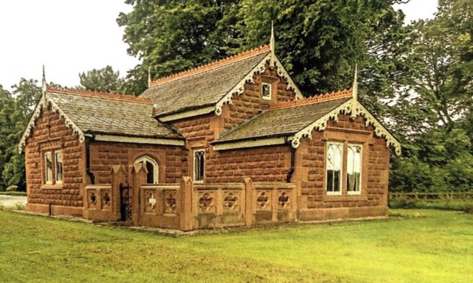 Brimstage Cottage | Picturesque Cottage Retreat : Countryside to Coast.