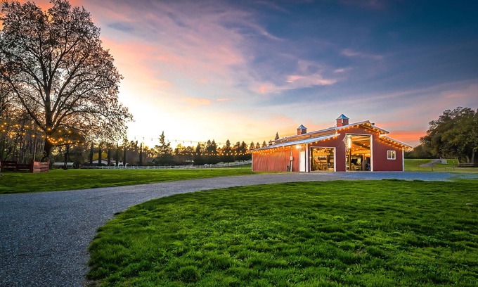 Anderson House | Picturesque Getaway on the Sacramento River - Perfect for Groups and Families