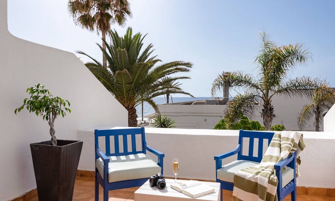 El Madronal Apartment | "Piece of Ocean by Mea Substantia"