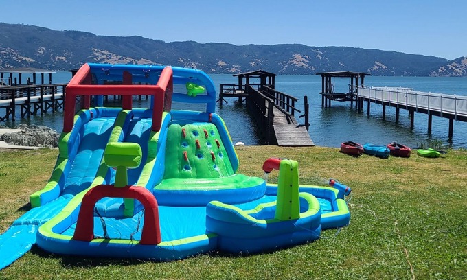 North Lakeport House | PIER 43! BOATDOCK>14 GUESTS>HOT-TUB