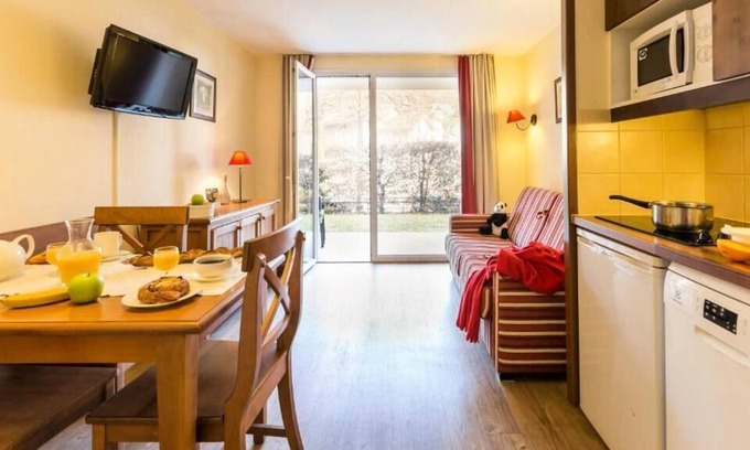 Ax-les-Thermes Apartment | Pierre & Vacances Residence Les Trois Domaines *** - Standard 4 People Studio