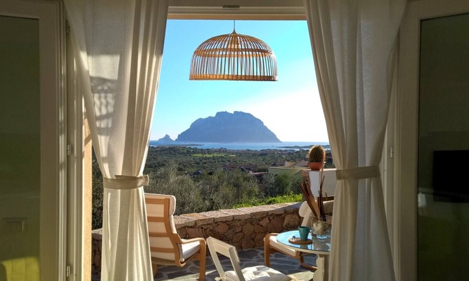 Porto San Paolo Apartment | "Pietre" House - SURROUNDED BY GREEN AND BREATHTAKING PANORAMA