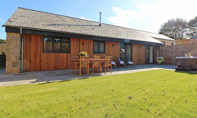 Falmouth House | Pig House, Boskensoe Barns