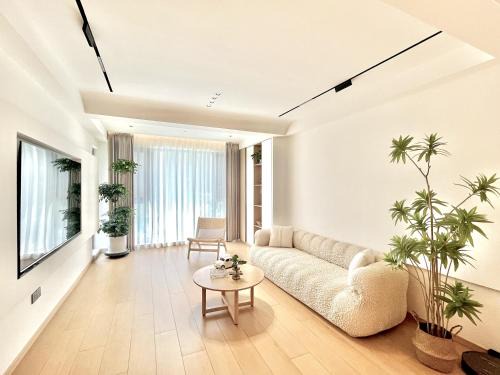 Yongding Apartment | Pikkie Designer's Stylish Three Bed Room Apartmemt