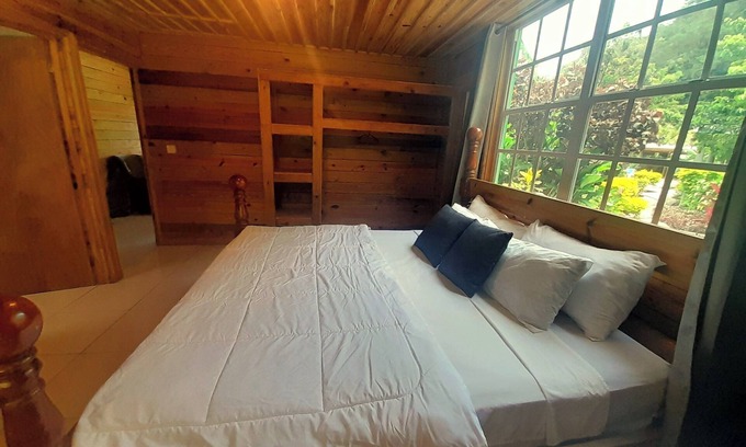 Loubiere Resort | Pinard's Mountain Resort nLiberty Suite Cottage 7