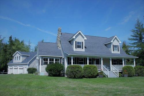 Hancock House | Pine and Sea Beach Retreat