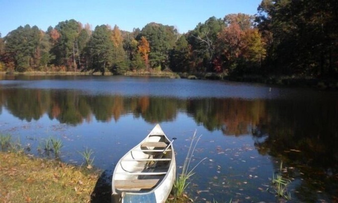 Pittsburg Cabin | Pine Grove Cottage - Romantic Getaway on Private Lake