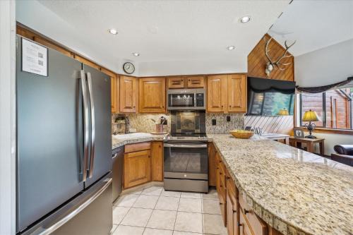 Four O'Clock Apartment | Pine Ridge 7E condo