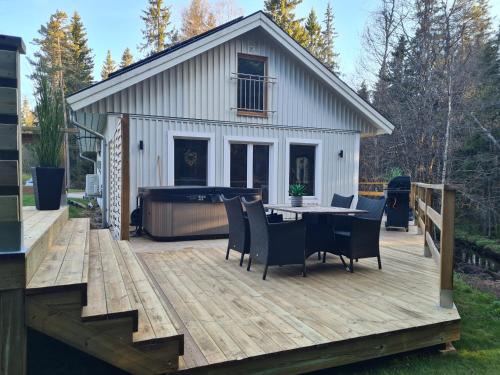 Ulricehamn Municipality Apartment | Pinebo Palace Guesthouse