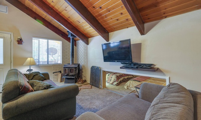 Cold Springs Cabin | Pinecrest Dodge Ridge Cabin: Shared Outdoor Space