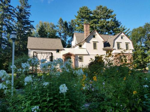 Bayfield Bed & Breakfast | Pinehurst Inn Bed & Breakfast