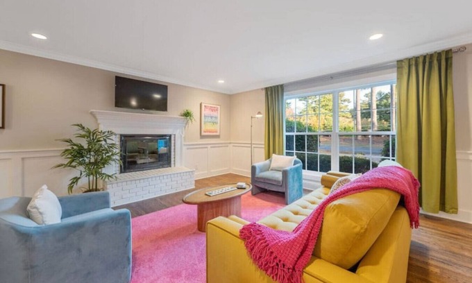 Northwest Raleigh House | Ping-pong | 10-min to NC State | Fire Pit | BBQ