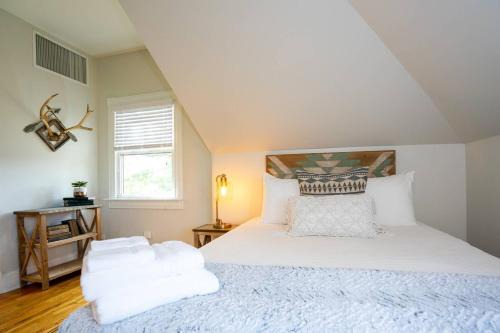 Five Points Apartment | Pinky's Palace