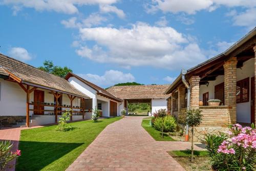 Bodony House | Pipacs és Tulipán Vendégház