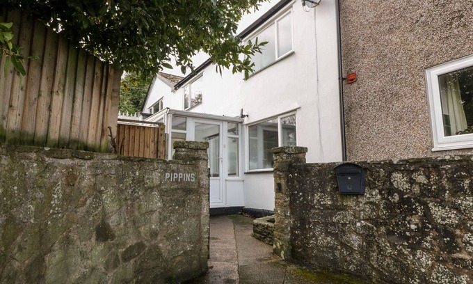 Lydney Cottage | PIPPINS, family friendly, with open fire in Bream