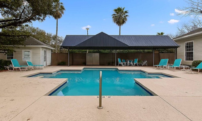 Saint Simons Heights Apartment | Pirates Paradise Summ