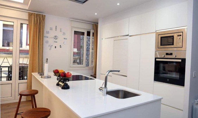 Casco Viejo Apartment | Piso Reformado a 2 Min del Casco Viejo Con Garaje Gratis