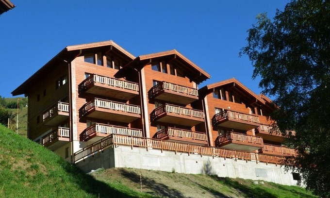 Grimentz Apartment | Piste Rouge 11 , Grimentz - 4 Bedroom Duplex, 100m from the piste & lift station