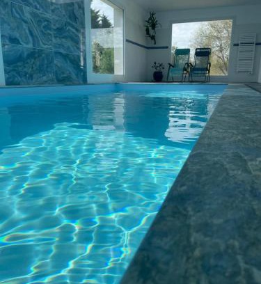 Benodet Villa | Plage à 300 m, piscine 29 degrés, 5 chambres, 4 sdb, calme