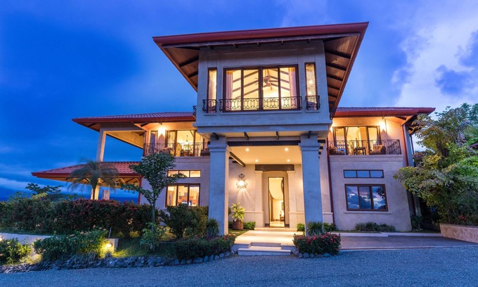 Valle Pura Vida Villa | Platinum - A New level of Luxury, with 360 degree views & unmatched quality