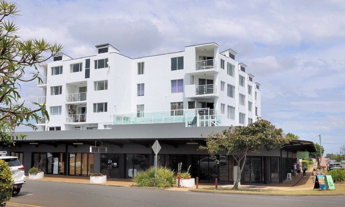 Bargara Apartment | Platinum Apartments Unit 7