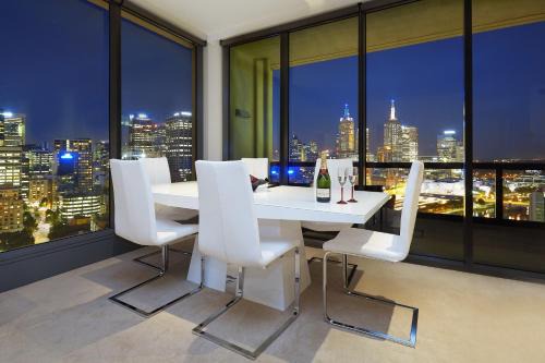 Southbank Apartment | Platinum Luxury Stays at Freshwater Place