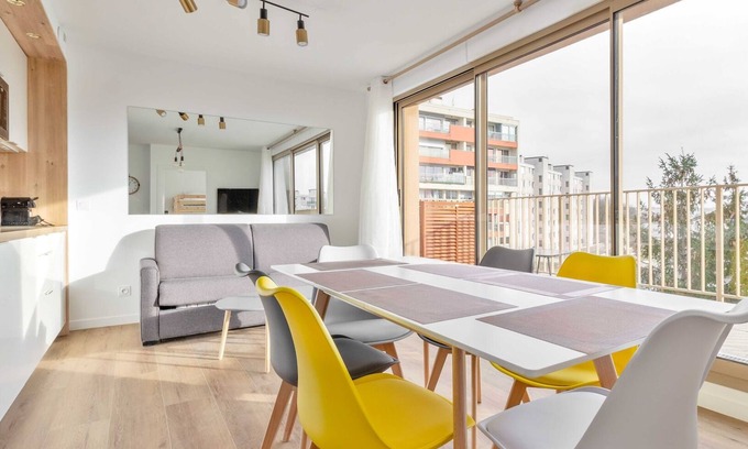 Champigny-sur-Marne Apartment | Pleasant Apt with Balcony-6P-Close to Disney/Paris