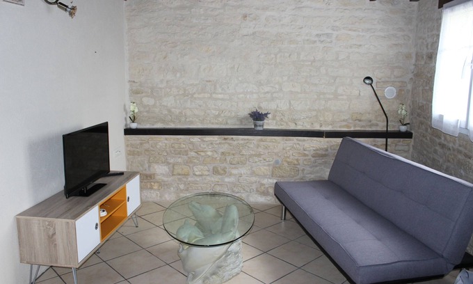 Prisse-la-Charriere House | Pleasant accommodation in the countryside