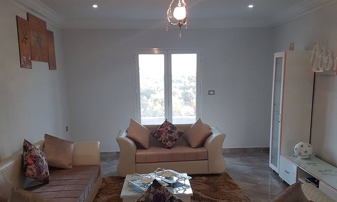 Tazerka House | Pleasant apartment in a property with garden and caretaker