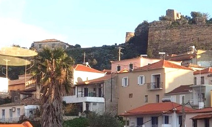 Koroni Apartment | Pleasant Apartment in Koroni with Balcony