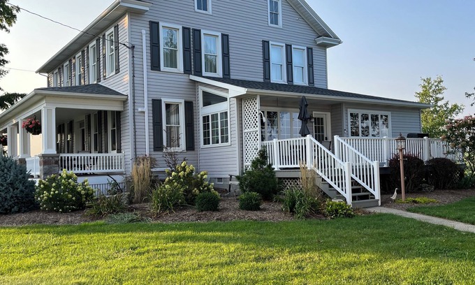 Loysburg Other | Pleasant Pines Estate welcomes you to our gorgeous panoramic view farmstead!