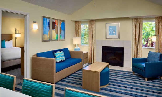 Flagstaff Hotel | Pleasant Stay, Convenient Location! Near Bushmaster Park, Pets are Allowed