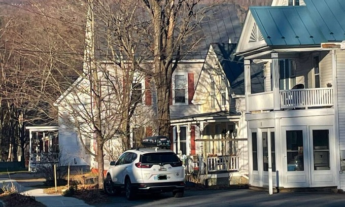 Ludlow Apartment | Pleasant Street Retreat in Downtown Ludlow on Shuttle Route