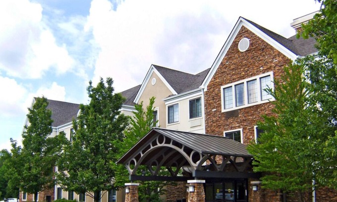 Parsippany House | Pleasant Stay, Convenient Location! 3 Family-friendly Units, Free Parking